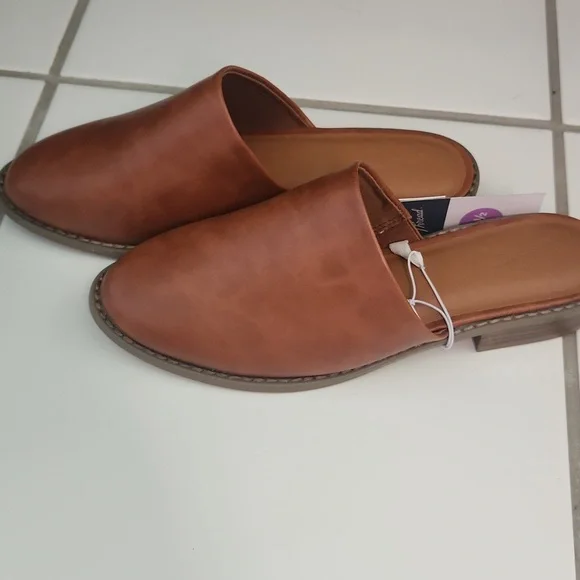 Universal Thread Tan Slip-On Loafers - Picture 2 of 4